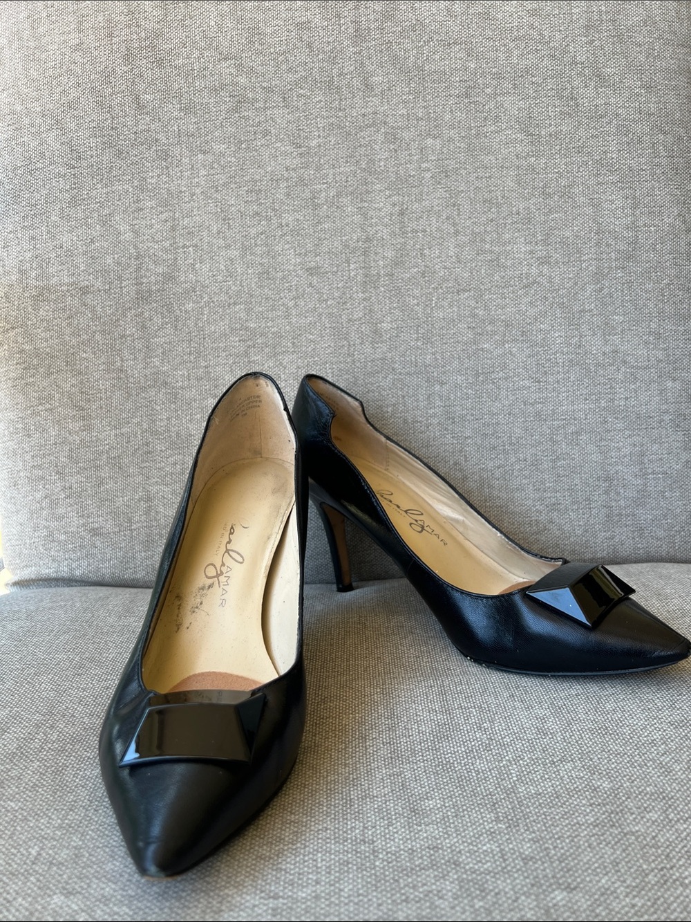 Classic Black Pointed-Toe Heels with Decorative Bow - Women